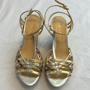 ⭐️ Audrey Brooke metallic shiny gold strappy tweed cork wedges open toe 8